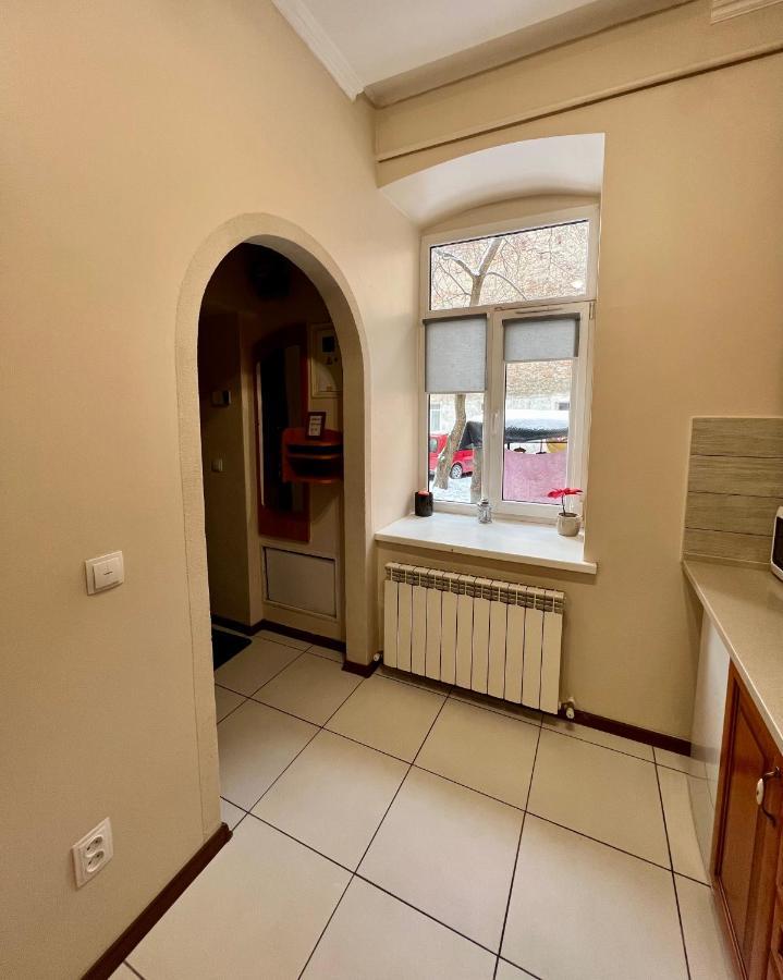 Old City Apartment With Parking Лвив Екстериор снимка
