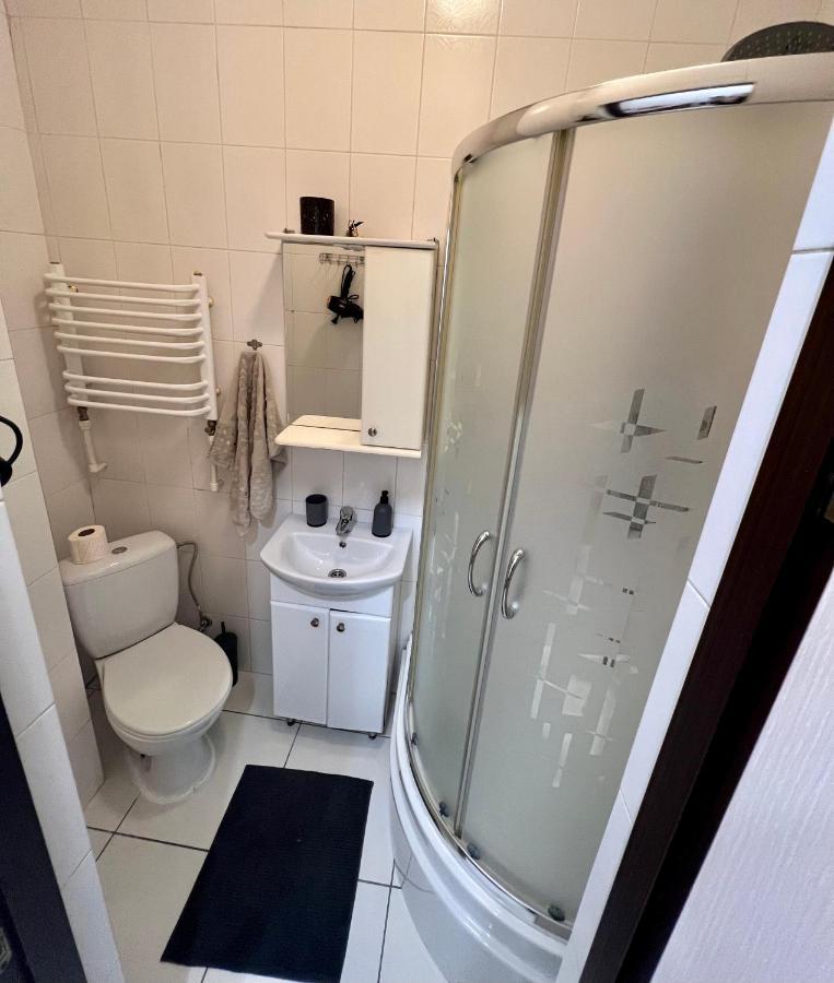 Old City Apartment With Parking Лвив Екстериор снимка